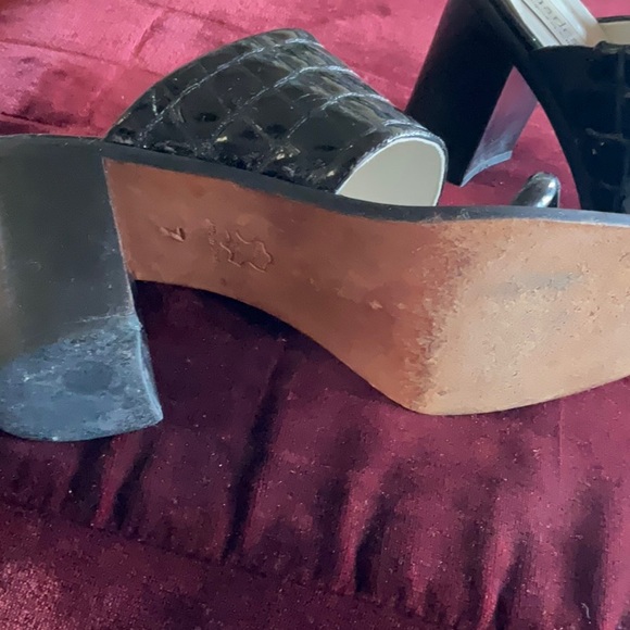 Charles David slip on 2 1/2” stedy heels - Picture 4 of 5